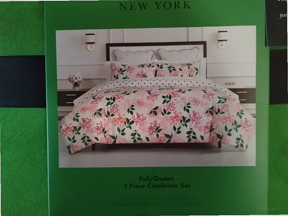 Kate Spade New York Bold Blossoms Queen/Full Size Comforter Set W/2 shams!