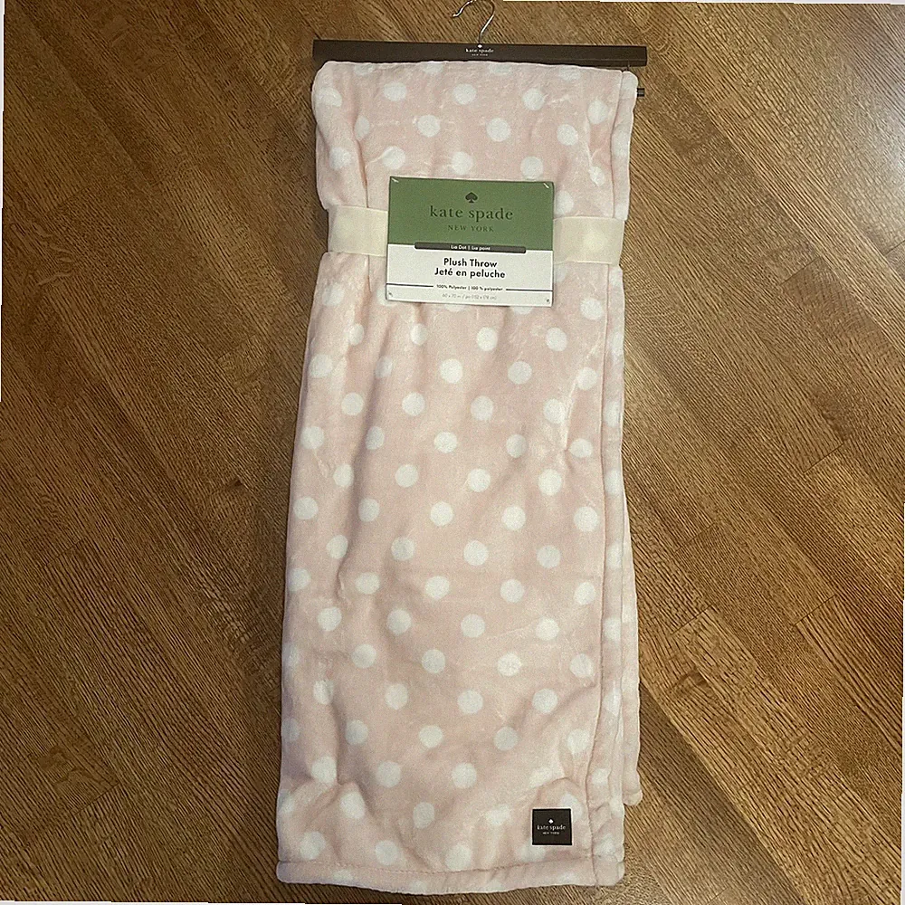 NEW Kate Spade New York Plush Throw Blanket 60”x70” Pink Lia Dot Soft Luxury